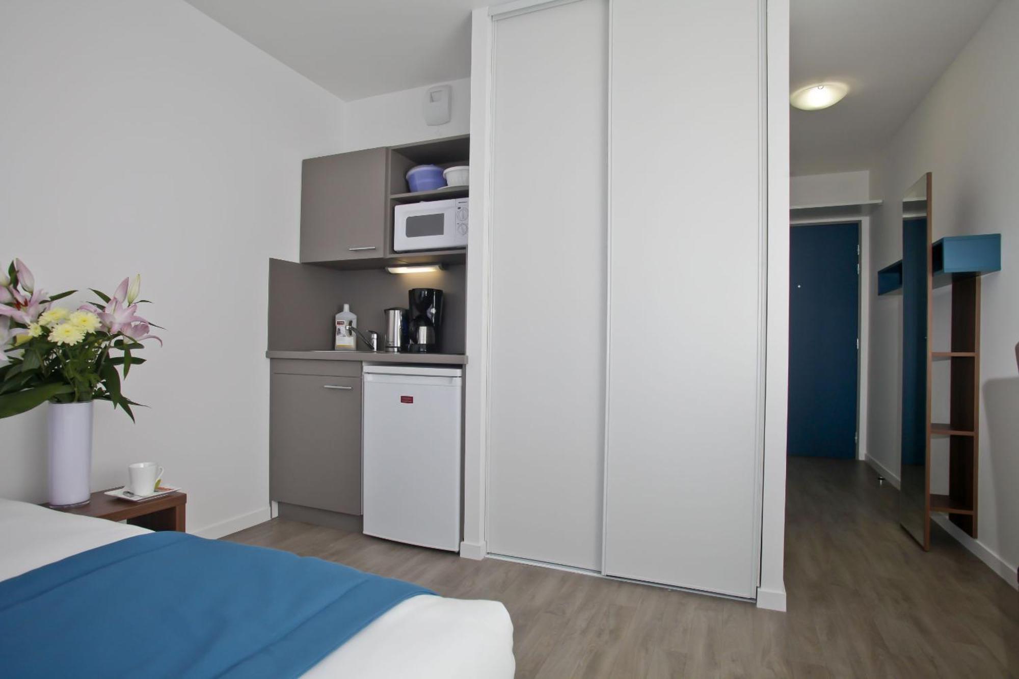 Appart'Hotel Odalys City Campus - Paris Rueil Malmaison Dış mekan fotoğraf